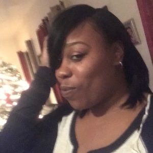 Meet your Posher, Evettia